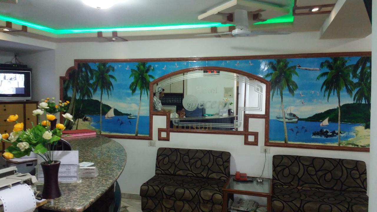 Hotel Decent Surat Dış mekan fotoğraf