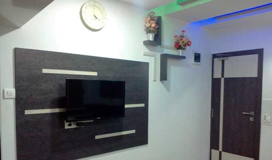 Hotel Decent Surat Dış mekan fotoğraf
